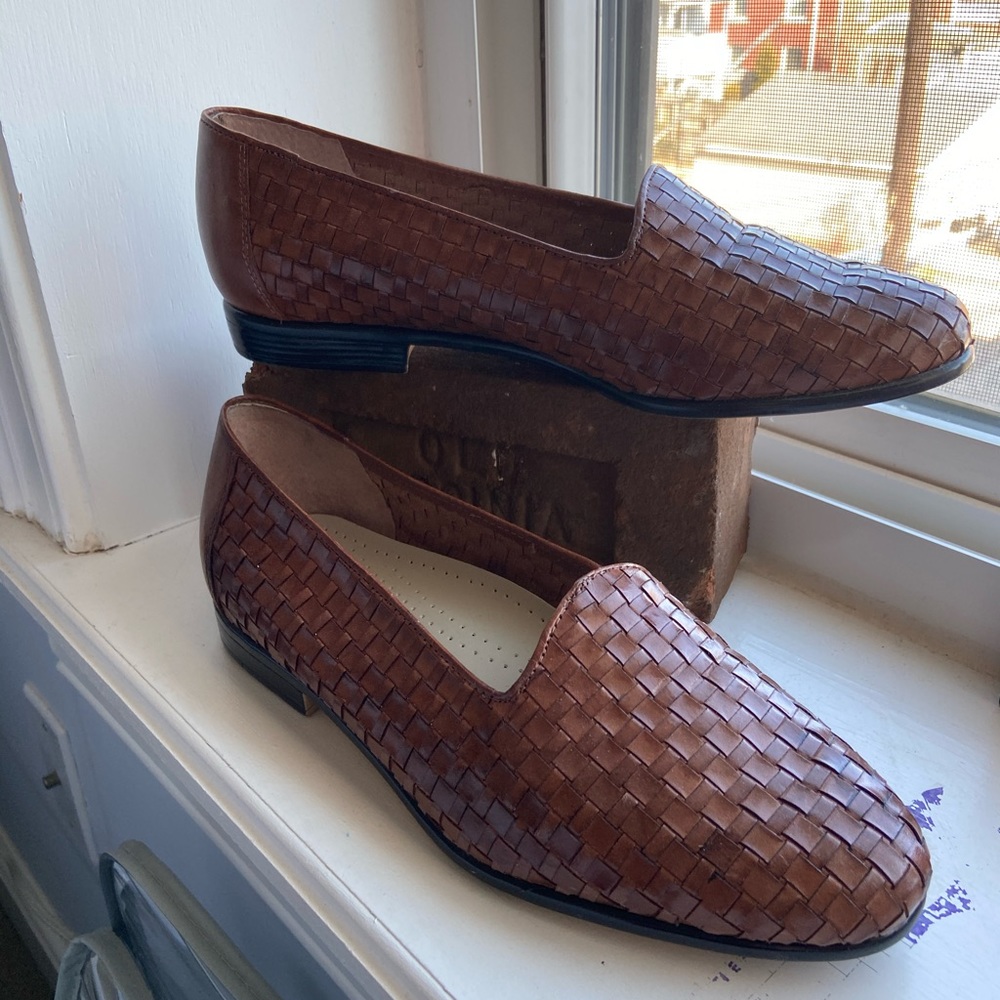 Trotters Liz Woven Loafer